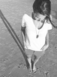 Luli Fernández feet photo thumbnail