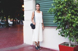 Luli Fernández feet photo thumbnail