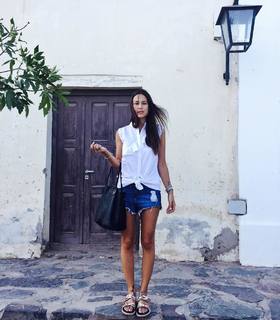 Luli Fernández feet photo thumbnail