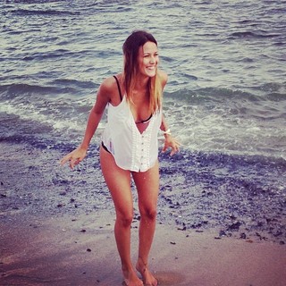 Luli Fernández feet photo thumbnail