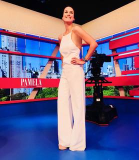 Luli Fernández feet photo thumbnail