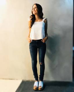 Luli Fernández feet photo thumbnail