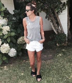 Luli Fernández feet photo thumbnail
