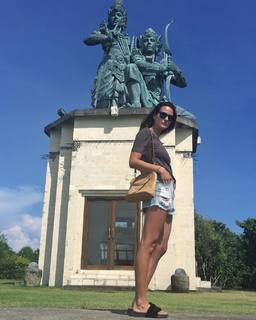Luli Fernández feet photo thumbnail