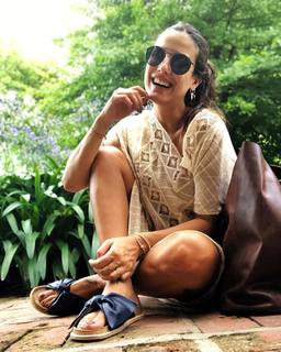 Luli Fernández feet photo thumbnail