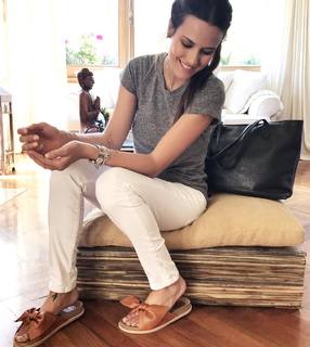 Luli Fernández feet photo thumbnail