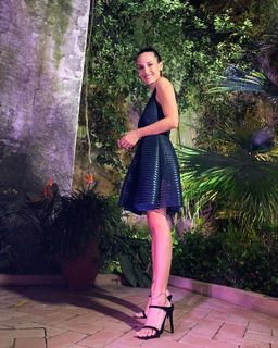 Luli Fernández feet photo thumbnail