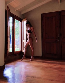 Luli Fernández feet photo thumbnail