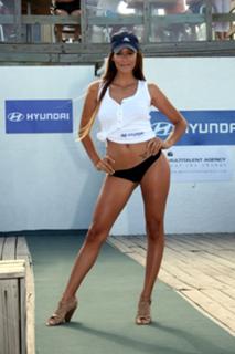Luli Fernández feet photo thumbnail