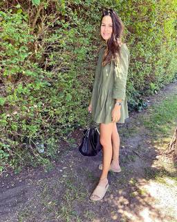 Luli Fernández feet photo thumbnail