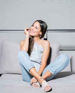Luli Fernández feet photo thumbnail