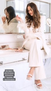 Luli Fernández feet photo thumbnail