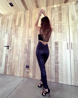 Luli Fernández feet photo thumbnail