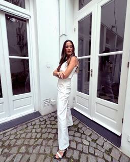 Luli Fernández feet photo thumbnail