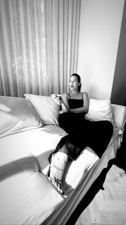 Luli Fernández feet photo thumbnail