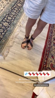 Luli Fernández feet photo thumbnail