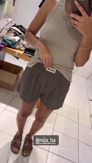 Luli Fernández feet photo thumbnail