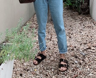Luli Fernández feet photo thumbnail
