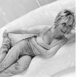 Lulu feet photo 8