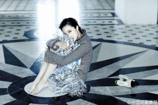 Lun-Mei Gwei feet photo 1