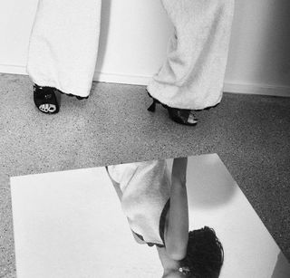 Lun-Mei Gwei feet photo 4