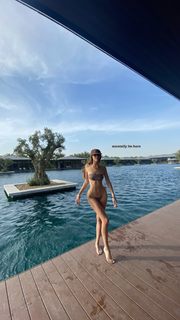 Luna Blaise feet photo thumbnail