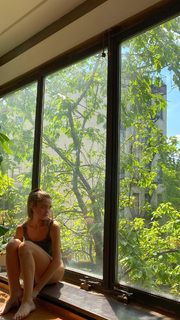 Luna Blaise feet photo thumbnail