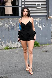 Luna Blaise feet photo thumbnail