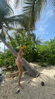 Luna Blaise feet photo thumbnail