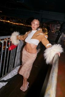 Luna Blaise feet photo thumbnail