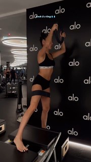 Luna Blaise feet photo thumbnail