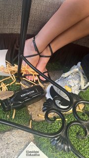 Luna Blaise feet photo thumbnail