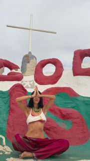 Luna Blaise feet photo 1