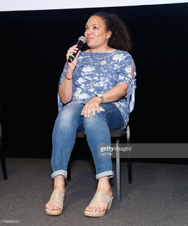 Luna Lauren Velez feet photo thumbnail