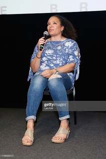 Luna Lauren Velez feet photo thumbnail
