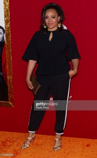 Luna Lauren Velez feet photo thumbnail