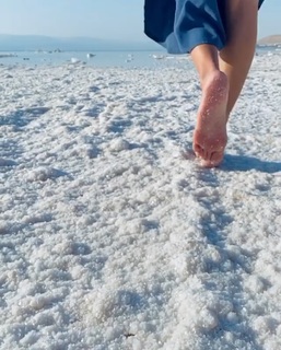 Luna Mansour feet photo 3