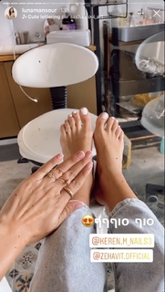 Luna Mansour feet photo 1