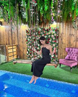 Luna Mansour feet photo 3