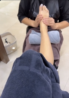 Luna Mansour feet photo 16