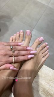 Luna Mansour feet photo 4