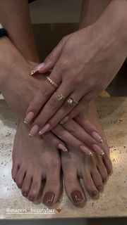 Luna Mansour feet photo 2