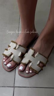 Luna Mansour feet photo 18