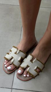Luna Mansour feet photo 17