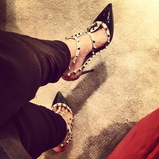 Luna Maya feet photo 11