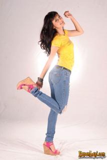 Luna Maya feet photo 2