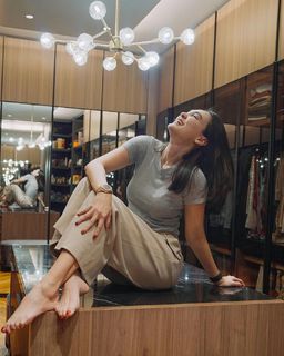 Luna Maya feet photo 9