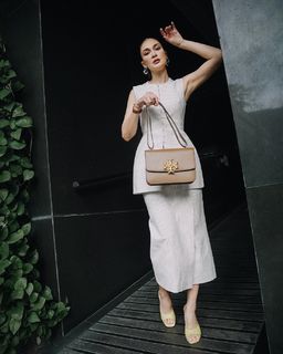 Luna Maya feet photo 7