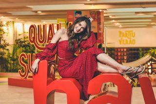 Luna Maya feet photo 12