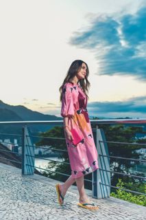Luna Maya feet photo 8
